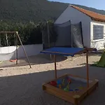 Ana Marija Apartman Gruda